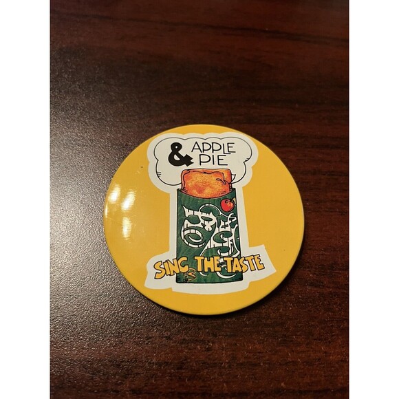 Vintage McDonald’s Apple‎ Pie “Sing The Taste”Employee Button Pin - Picture 1 of 3
